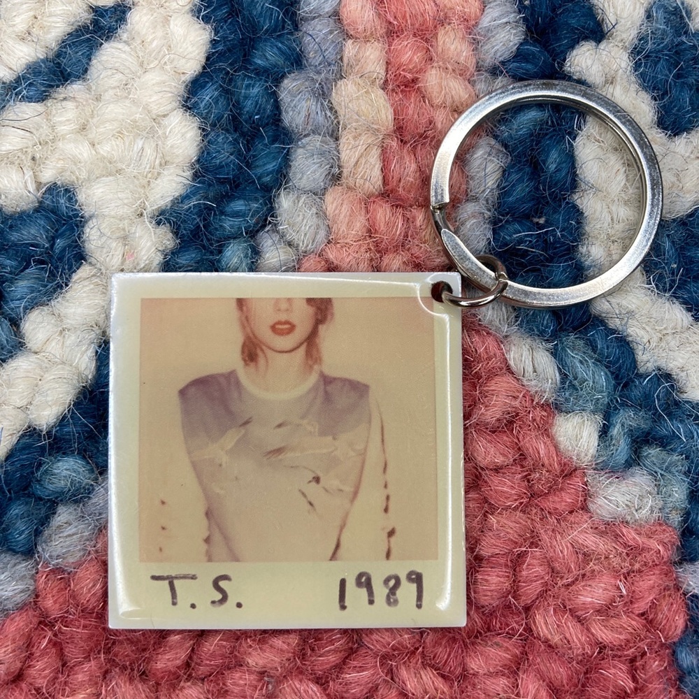Taylor Swift 1989 RARE New York Keychain